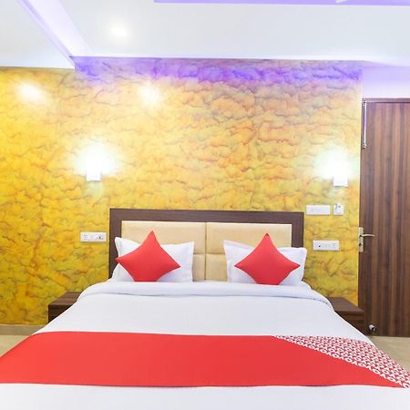 Super Oyo Hotel O Red Stone Inn New Delhi Exterior photo